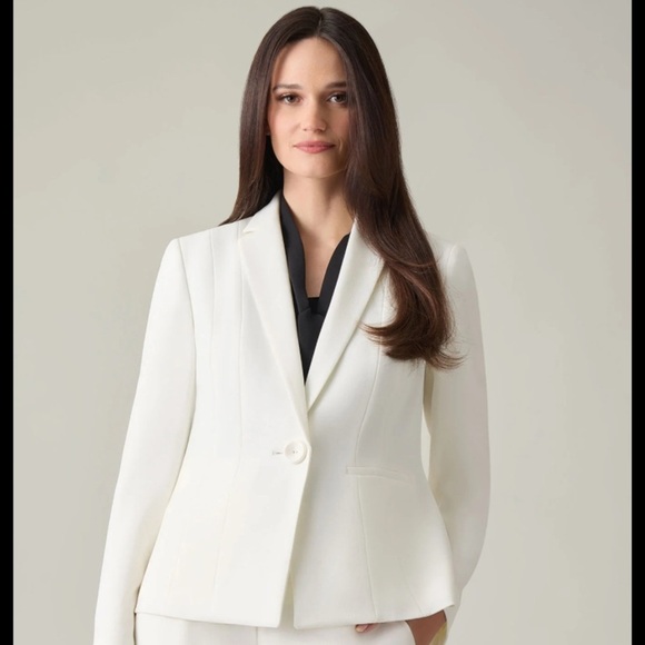 Kasper Jackets & Blazers - KASPER Size 6 vanilla blazer 1 button